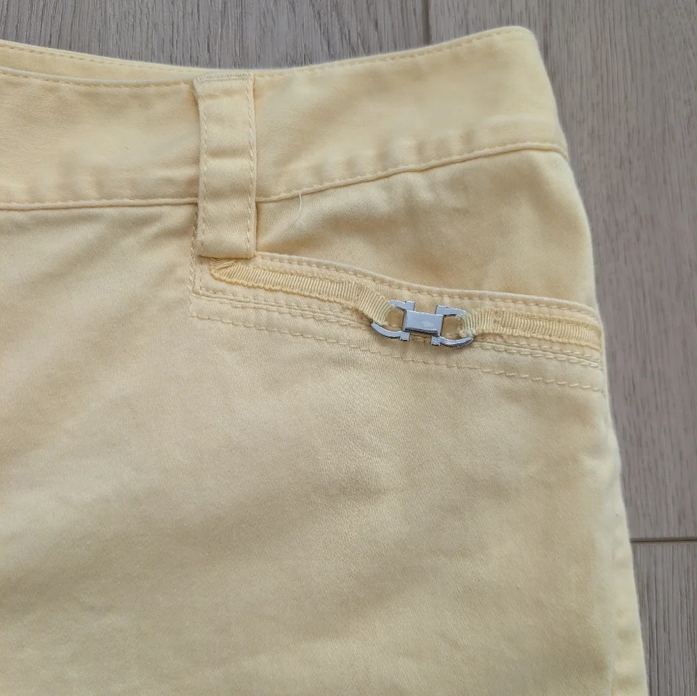 White House Black Market Pale Yellow Mid Rise Cotton Shorts